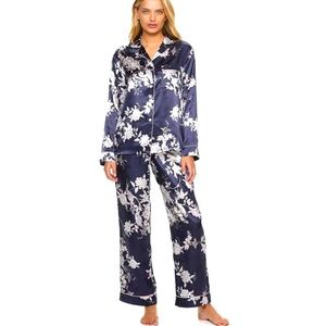 Apt. 9 Navy and White Floral Satin Pajama Set, size small